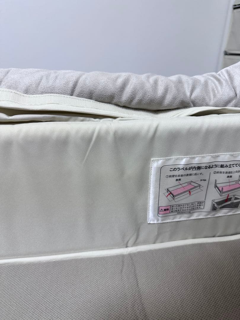 アップリカココネルエアープラスABホワイトベージュBEキャスター付きベビーベッド