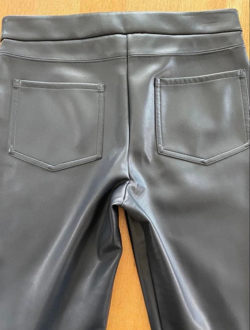 最終！滝沢眞規子着用MAXMARA エコレザーパンツ M ネイビー