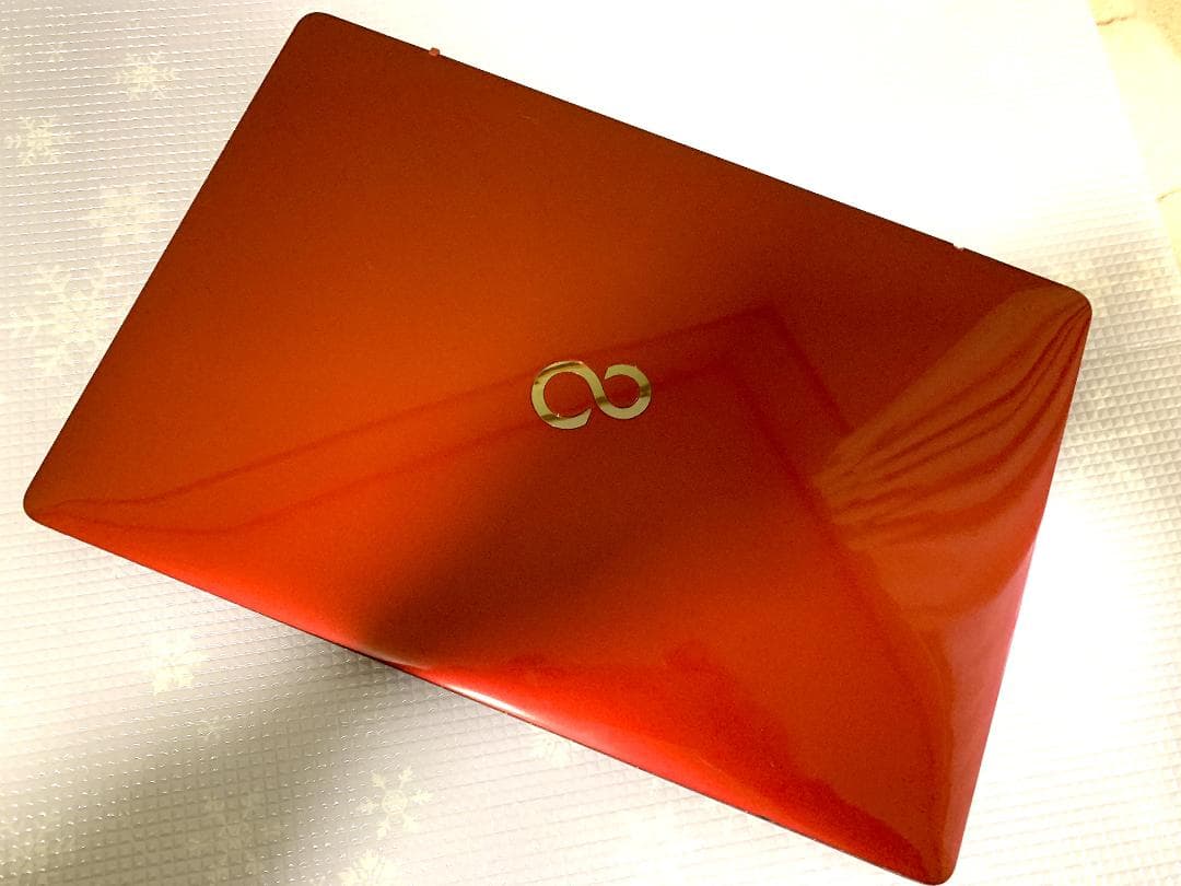 富士通 LIFEBOOK 赤ノートPC Core i7 Full HD