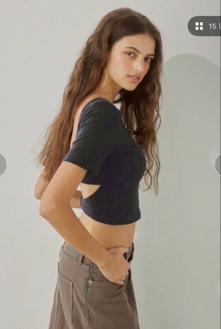 alexia stam バックオープンT