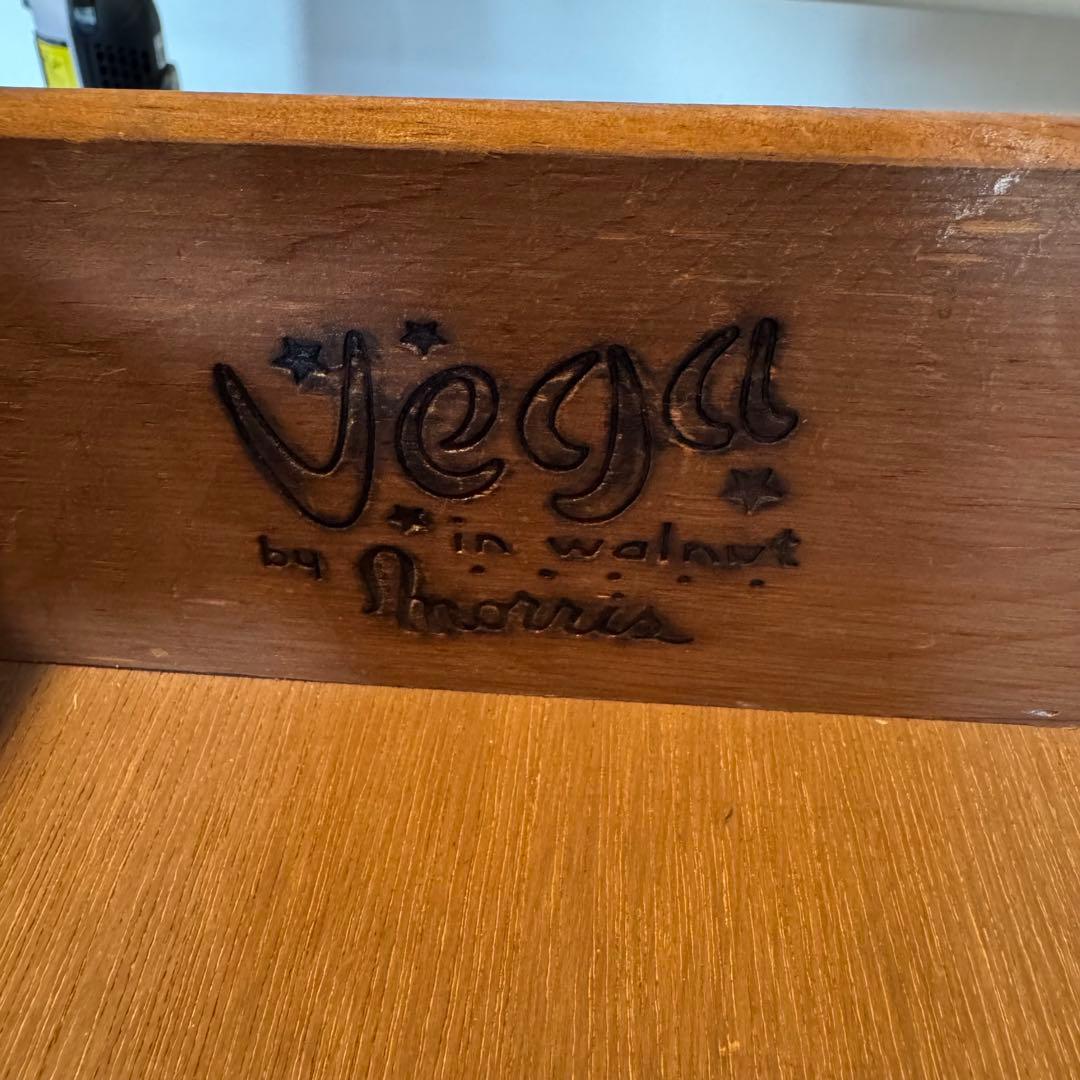 ウォルナット製ミッドセンチュリー5段チェスト