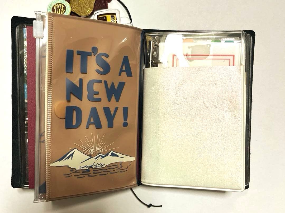 新品トラベラーズノートパスポートサイズブラック手帳化カスタマイズ