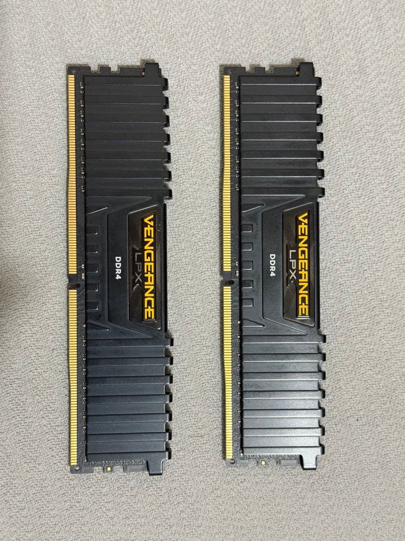 メモリー CORSAIR VENGEANCE LPX DDR4 16GB(8GBx2)