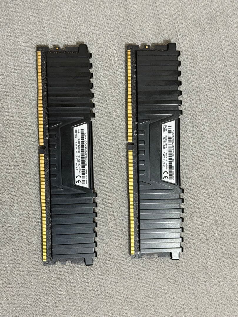 メモリー CORSAIR VENGEANCE LPX DDR4 16GB(8GBx2)