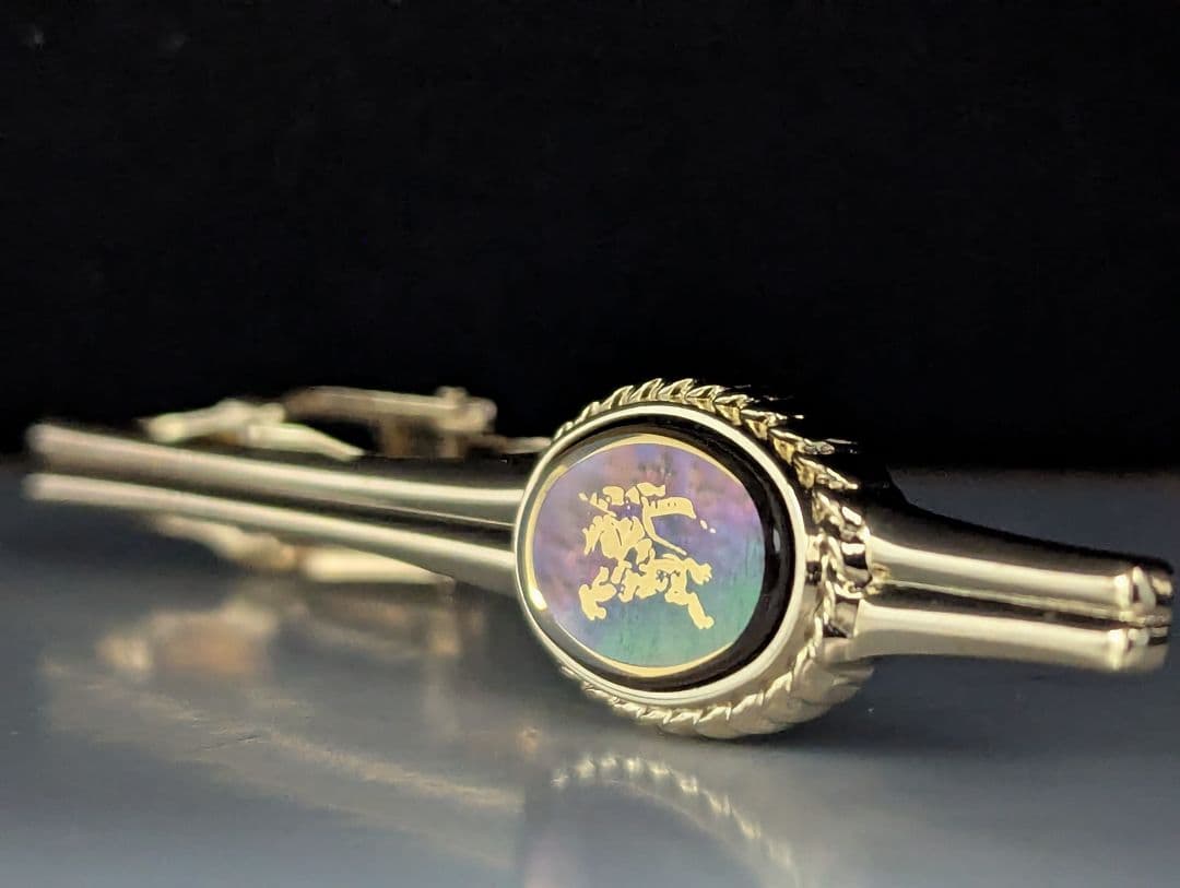 BURBERRY　ネクタイピン　ブラックシェル