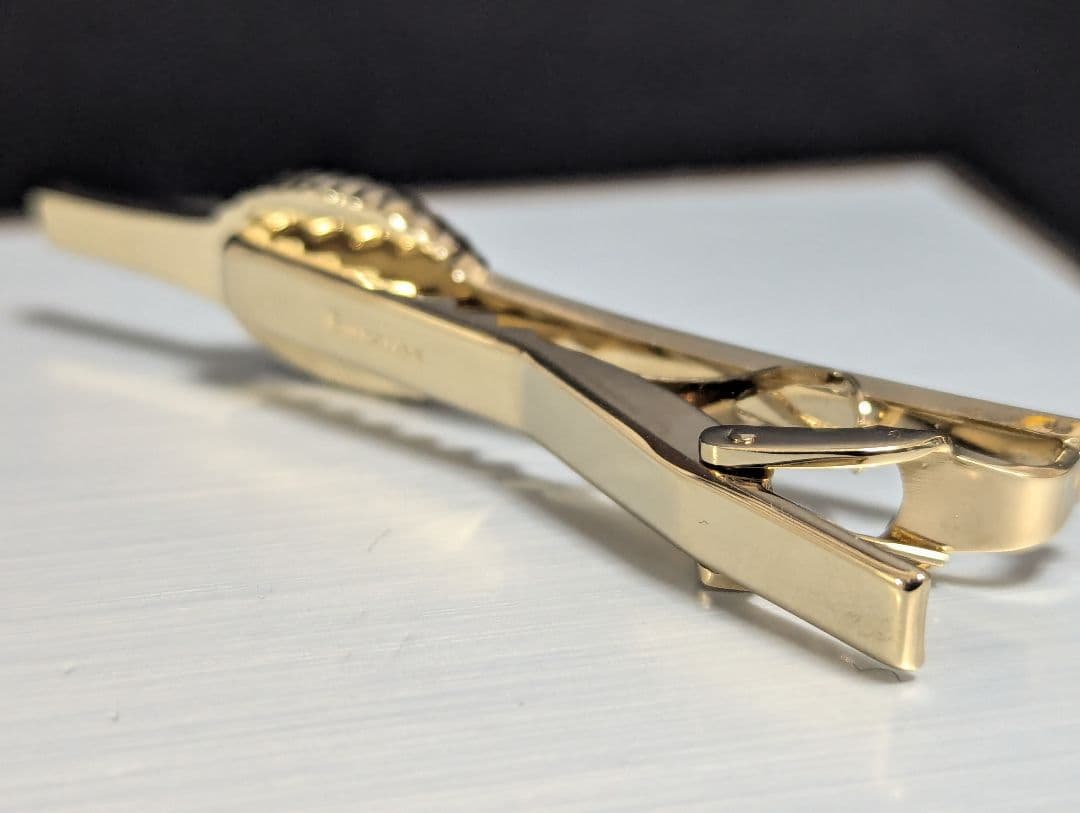 BURBERRY　ネクタイピン　ブラックシェル