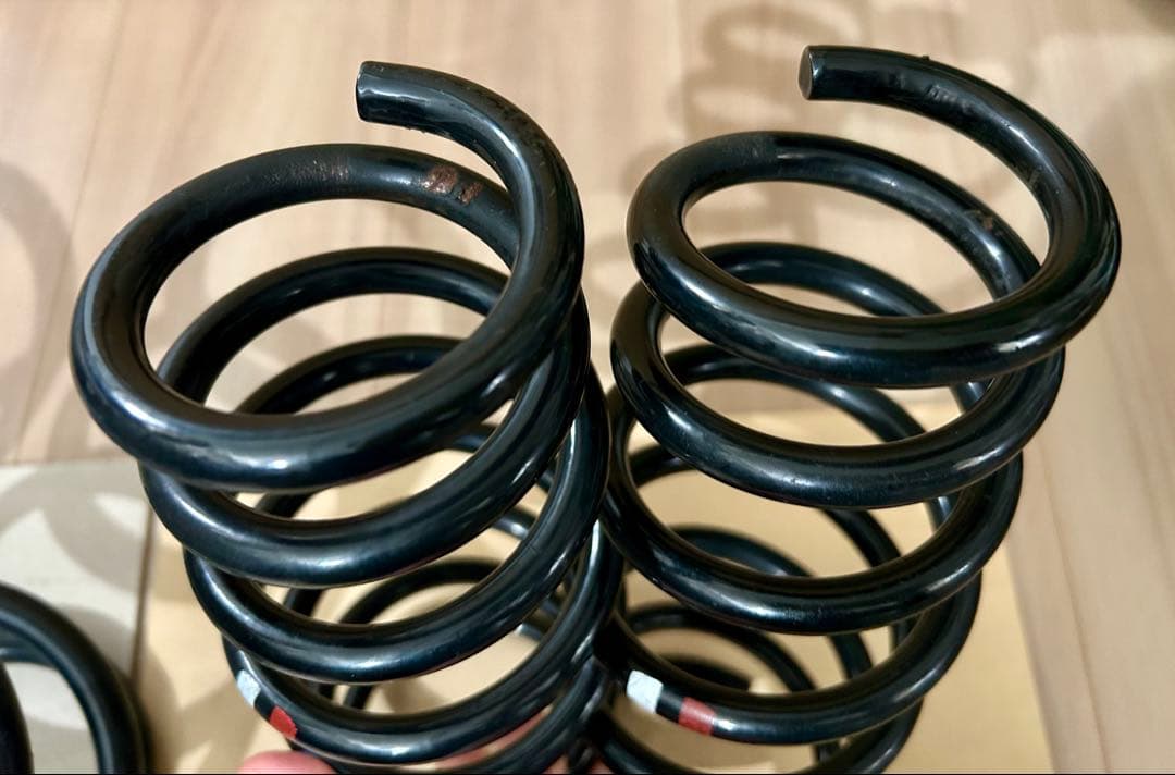 ポルシェ　ケイマン 981用　純正サス　スプリング