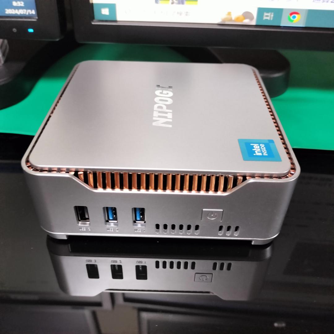 小さいPC本体+大きいモニタ+キーボード セット