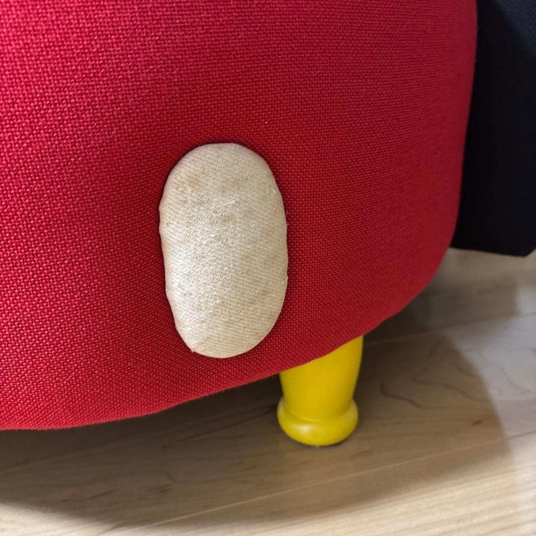 ミッキーマウス風ソファ 赤と黒