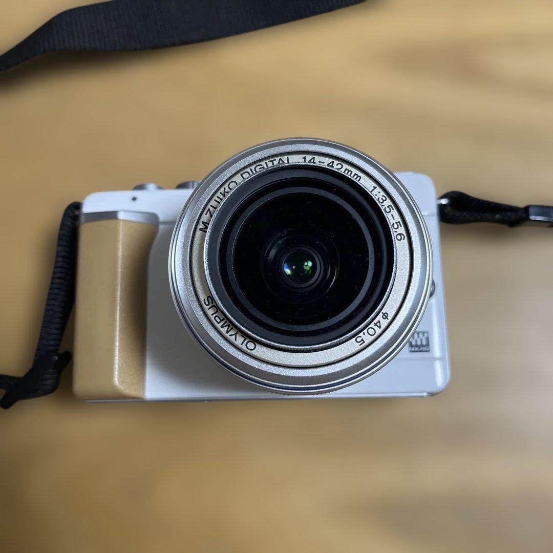 ヨ*ー様 OLYMPUS デジタル一眼レフカメラ M.ZUIKO 14-42mm