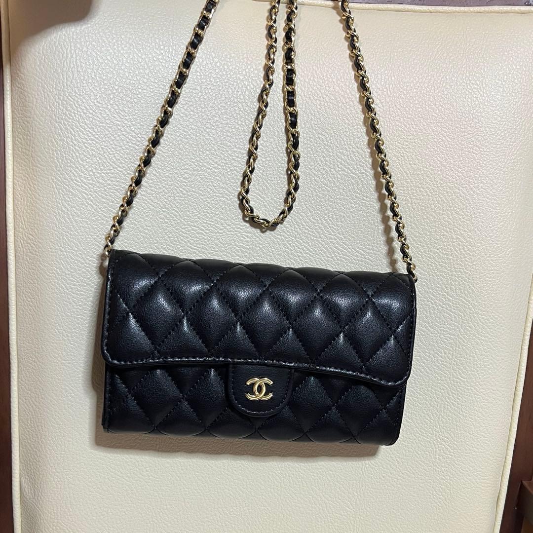 m*。様 チェーンウォレット　長財布　ノベルティ