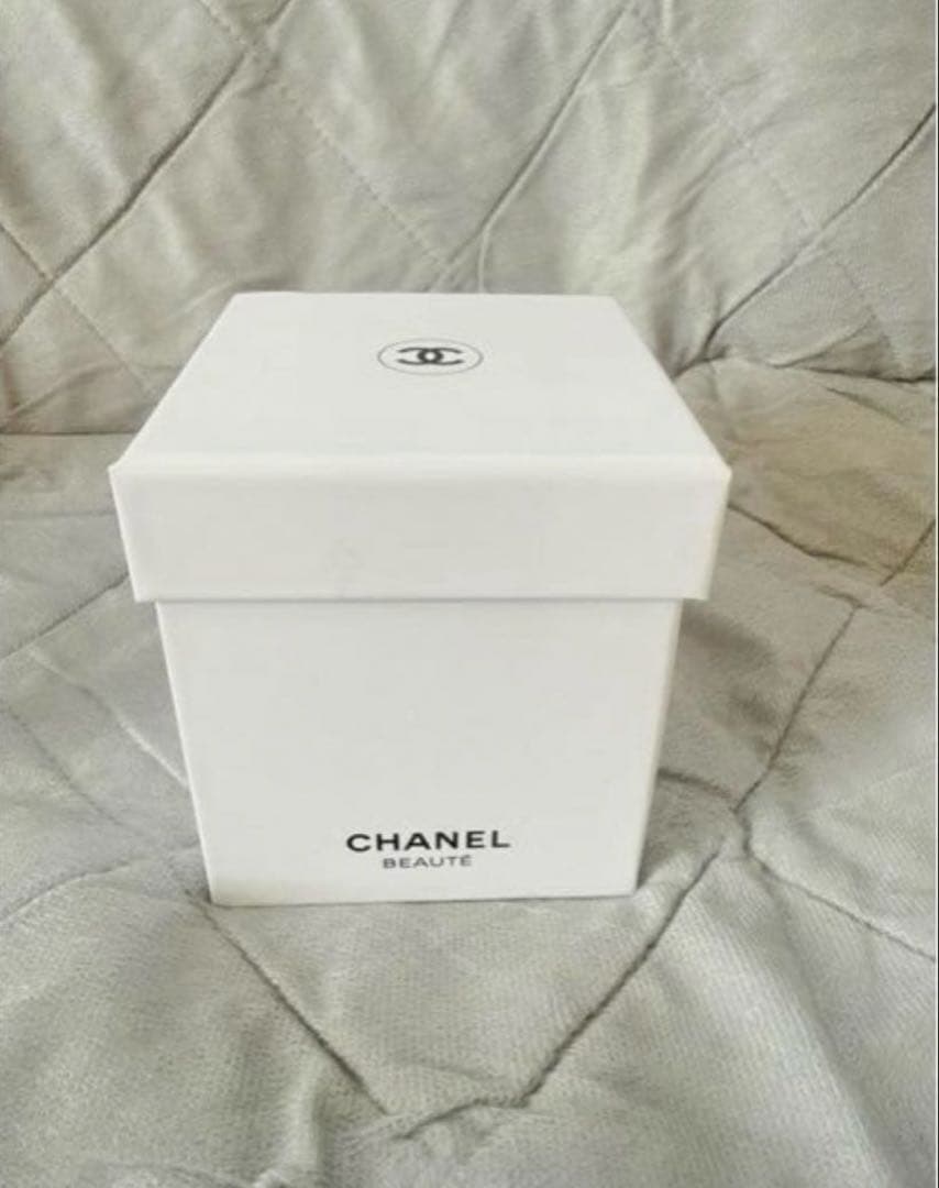 【訳あり】　シャネル　ノベルティ　スノードーム　2025ホリデー限定