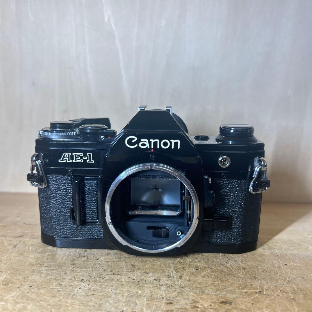 Canon AE-1 ブラックボディー　鳴きなし完動美品