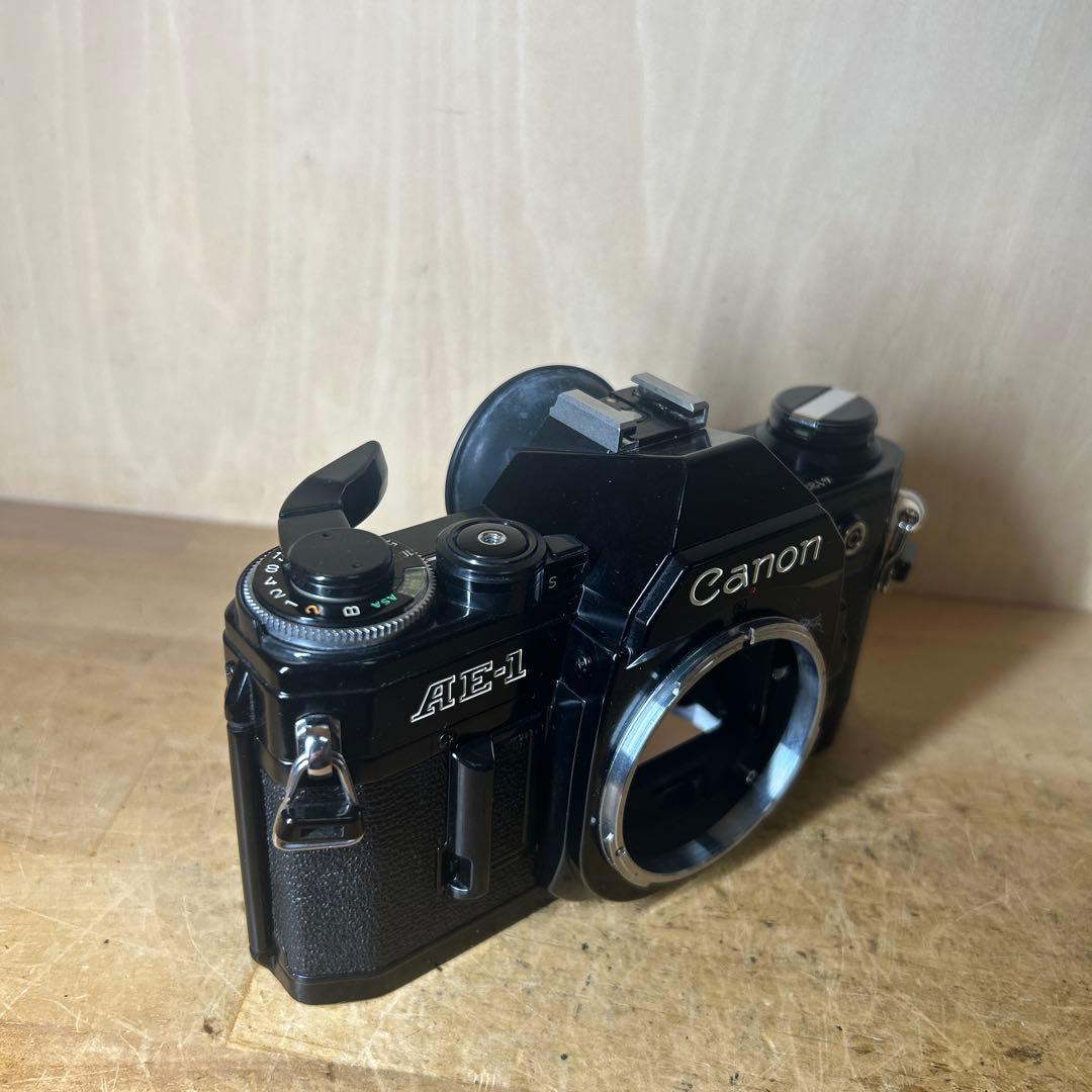 Canon AE-1 ブラックボディー　鳴きなし完動美品
