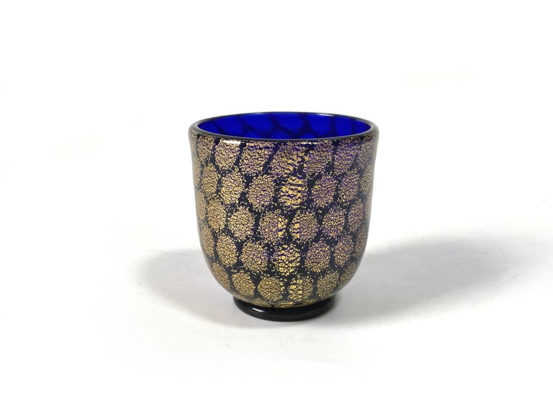 ガラス作家　岩田久利　ガラス　盃　ぐい呑　酒器　冷酒　硝子　金箔　箔入　共箱