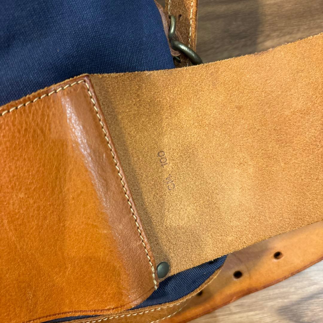 【美品】イルビゾンテ レザー 本革製 ウエストバッグ イタリア製