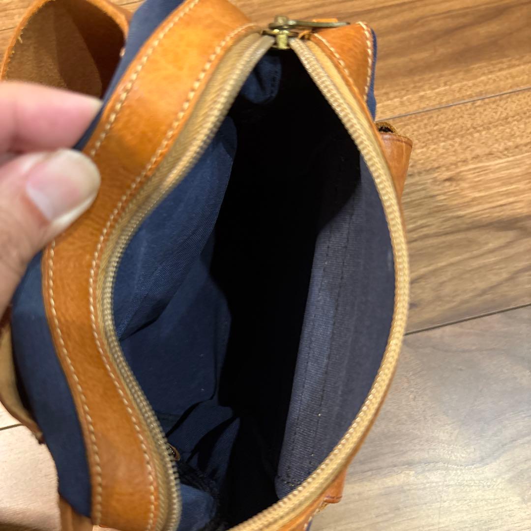 【美品】イルビゾンテ レザー 本革製 ウエストバッグ イタリア製