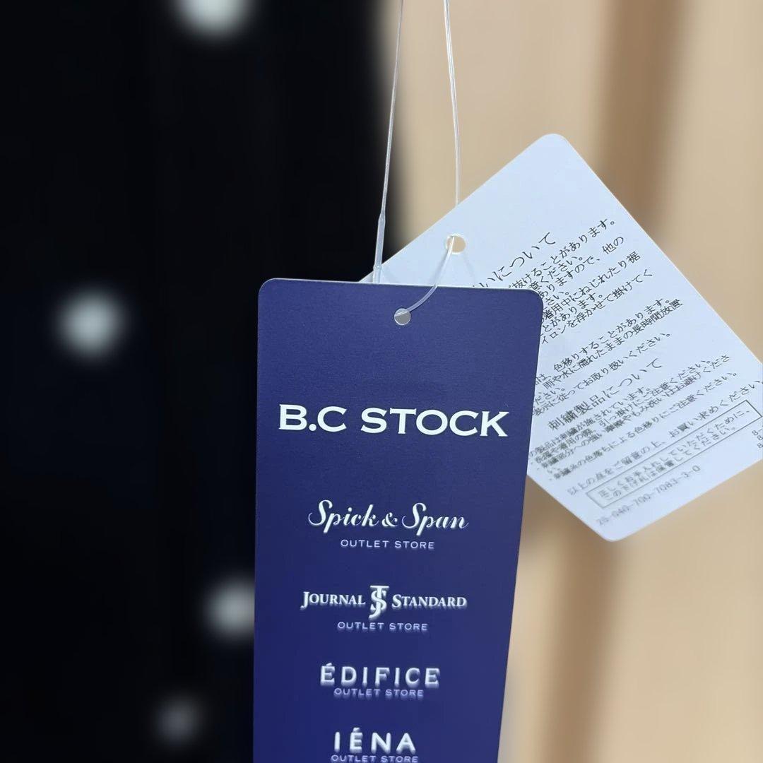 新品タグ付 B.C STOCK ベロアフラワー刺繍ワンピース