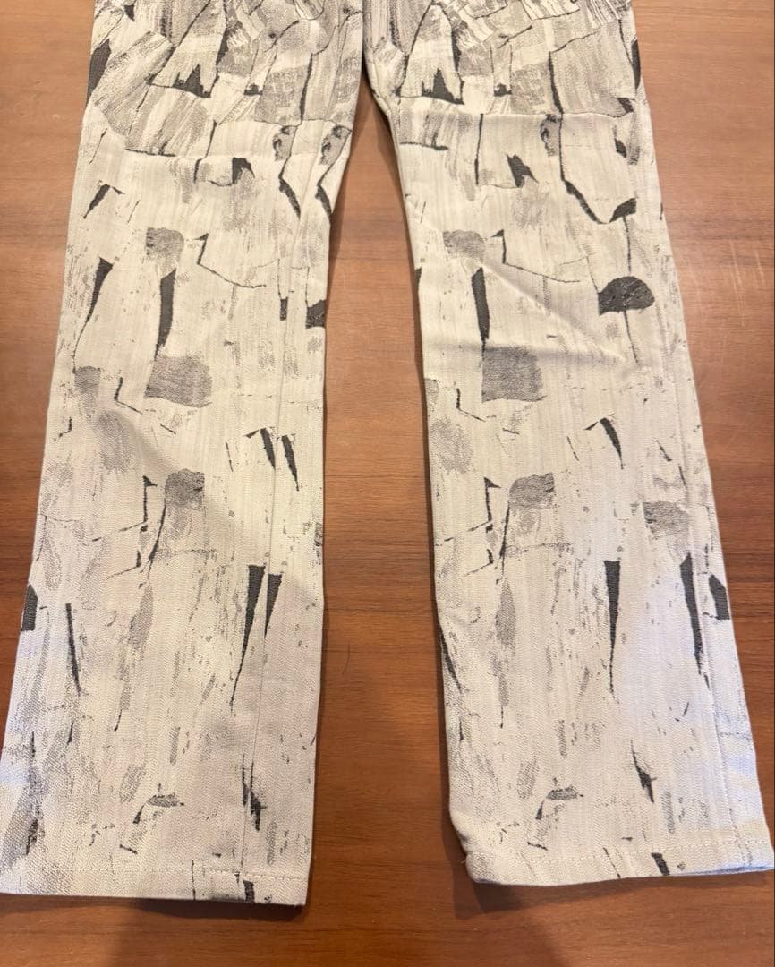 ISSEIMIYAKEイッセイミヤケカジュアルパンツ 白黒抽象柄サイズ1
