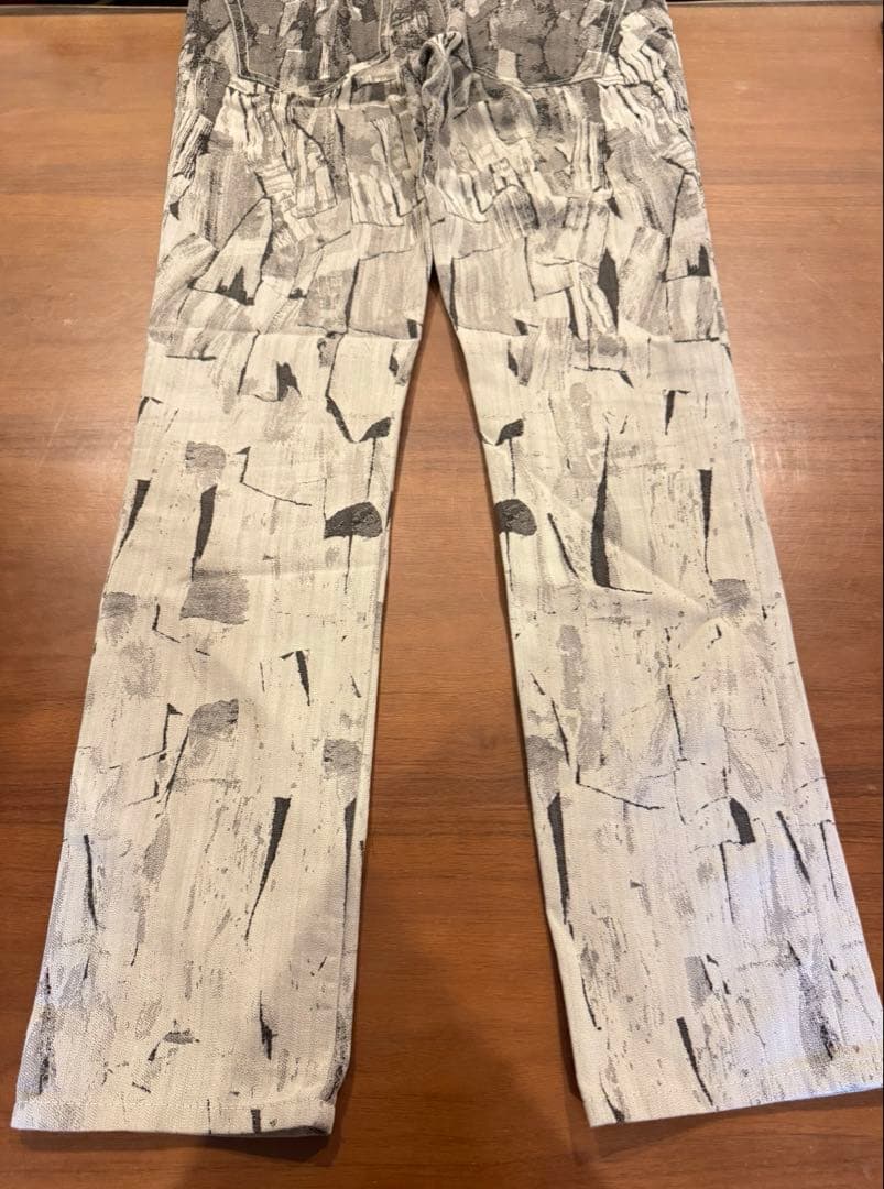 ISSEIMIYAKEイッセイミヤケカジュアルパンツ 白黒抽象柄サイズ1