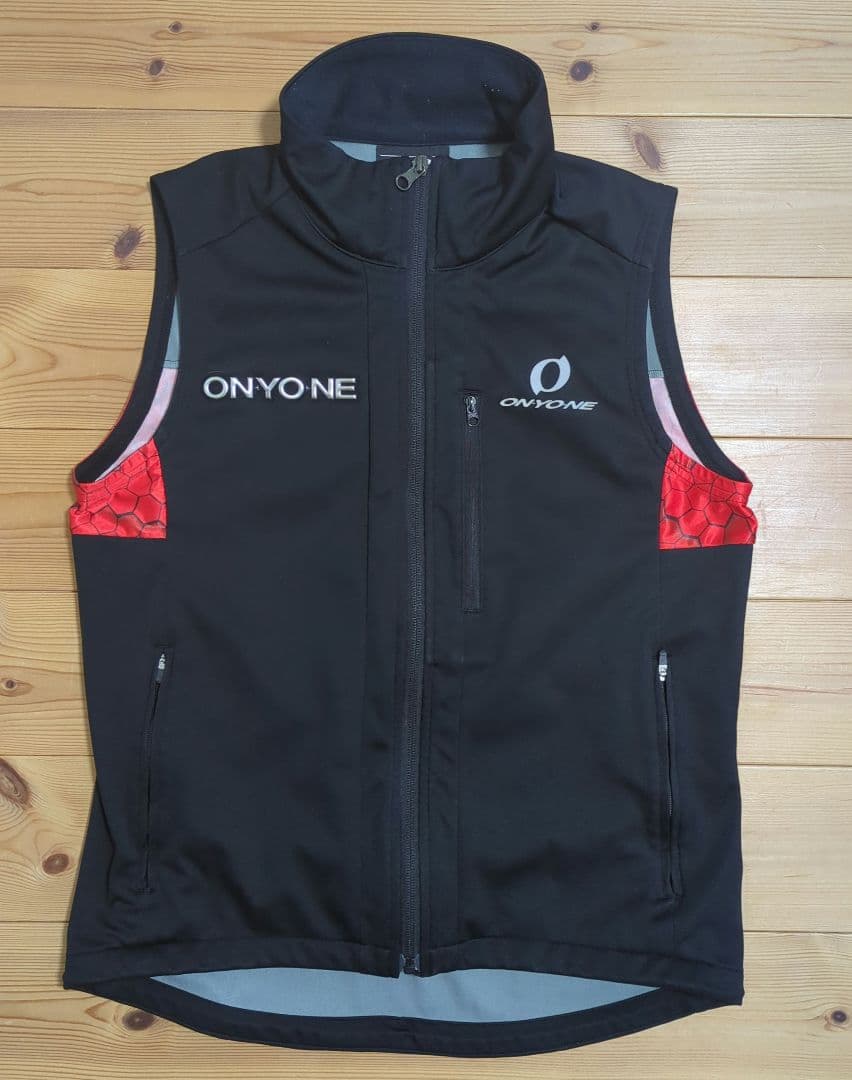 オンヨネ　クロスカントリースキー　ツーピース　キャップ　ヘアバンド　ベスト