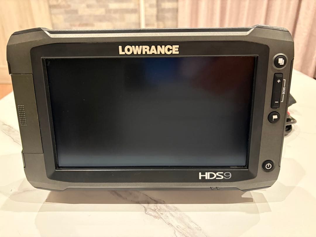 LOWRANCE HDS ９インチ