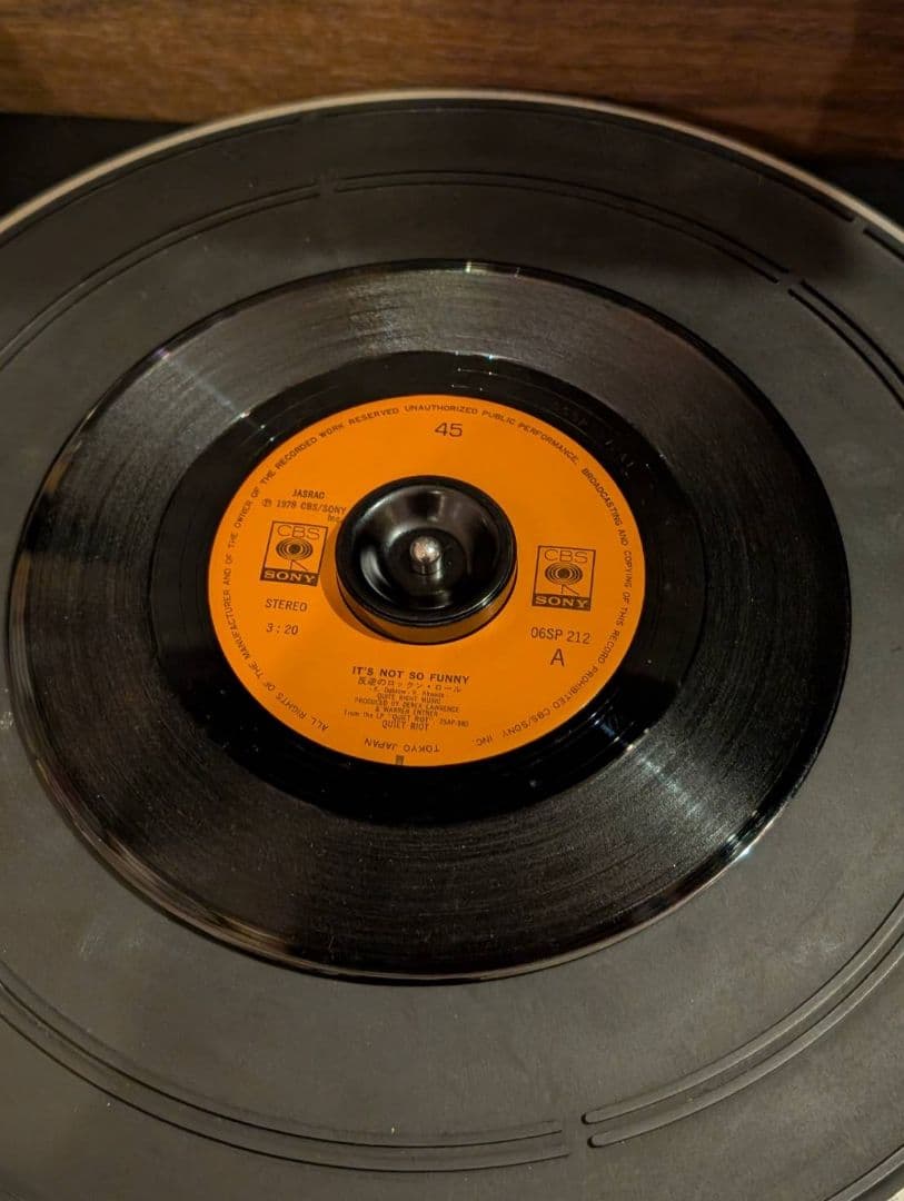 クワイエットライオット(QUIET RIOT) & KISSレコードセットEP盤