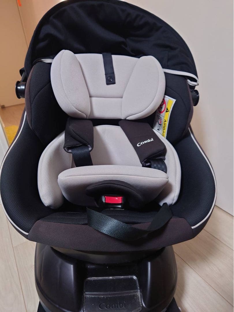Combi クルムーヴ ISOFIX 回転式 チャイルドシート 新生児対応
