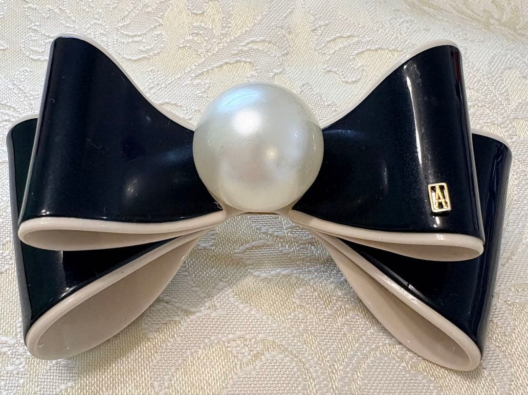 ❤️最終価格❤️美品✨アレクサンドルドゥパリ 立体 パール リボン バレッタ 黒