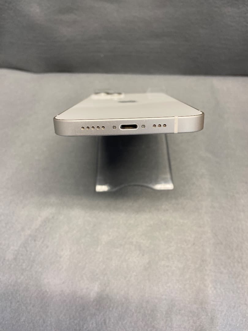 超美品 国内版 SIMフリー iPhone13 128GB スターライト色