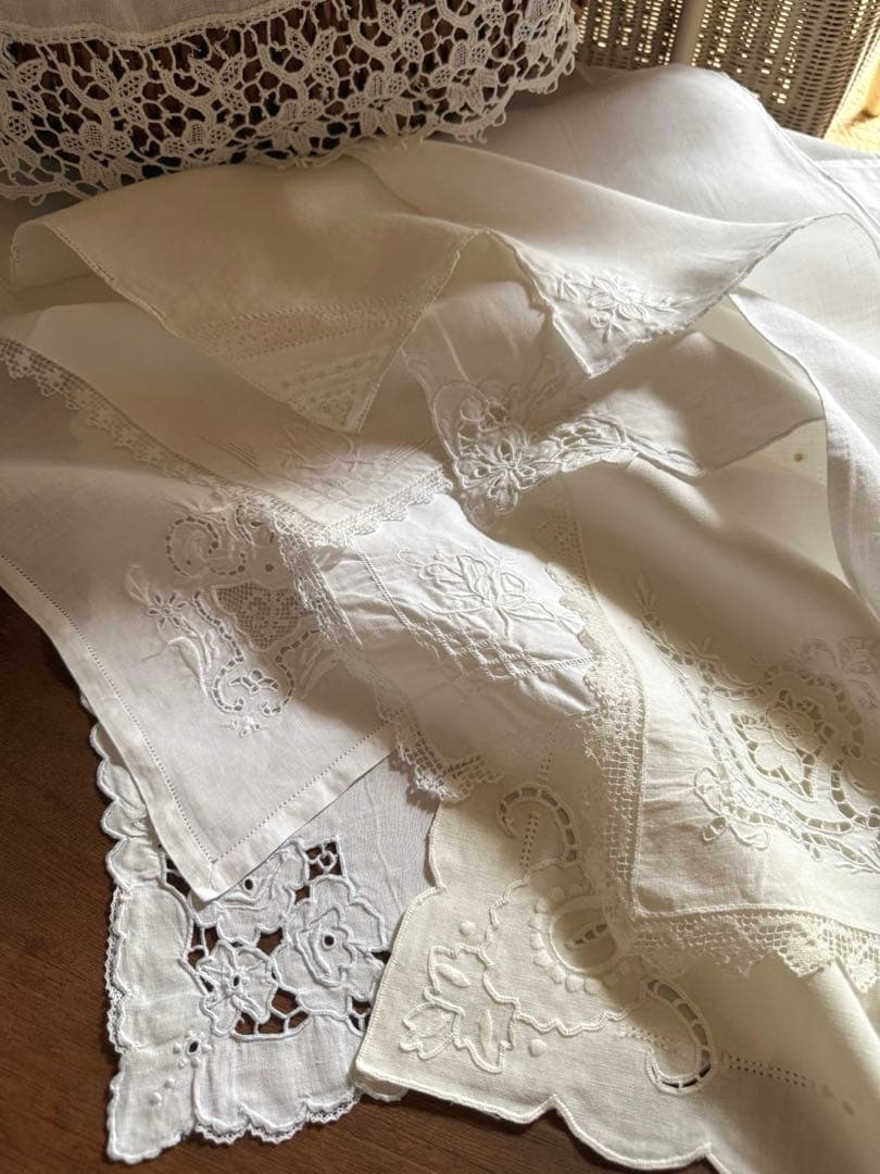 SALE❗️フランスアンティークஐ⋆*ホワイト刺繍レースのハンカチ・クロス