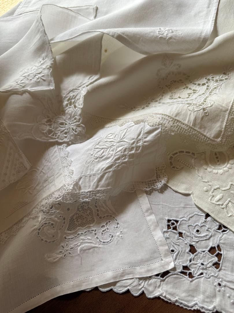 SALE❗️フランスアンティークஐ⋆*ホワイト刺繍レースのハンカチ・クロス