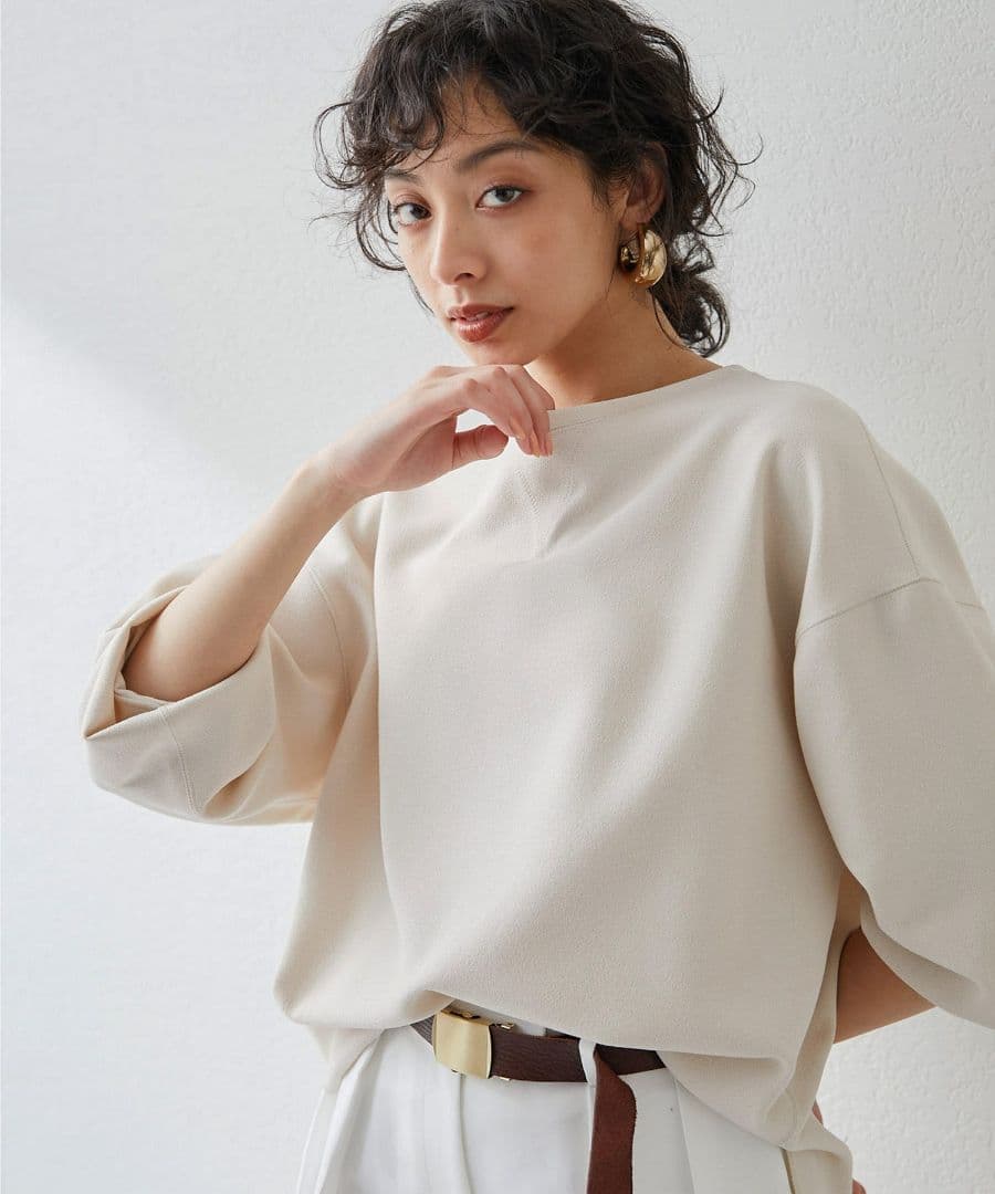 美品　Vガゼットプルオーバー　ベージュ