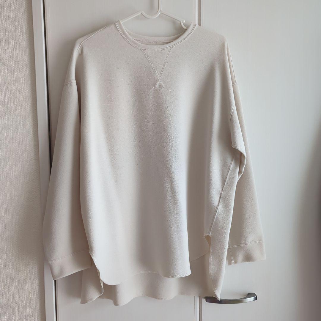 美品　Vガゼットプルオーバー　ベージュ