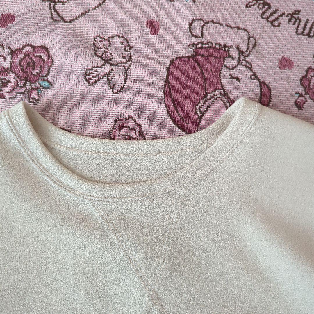 美品　Vガゼットプルオーバー　ベージュ