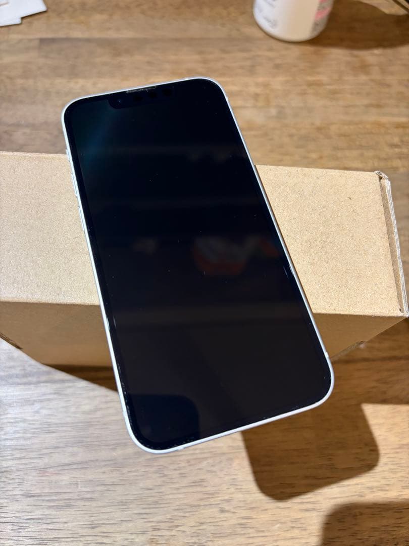 iPhone13mini starlight 128G バッテリー84%