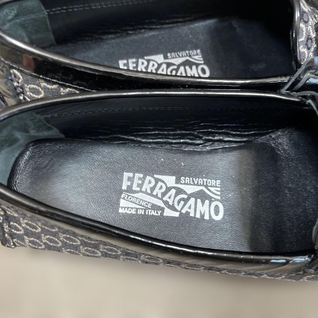 フェラガモ　ガンチーニ　ローファー