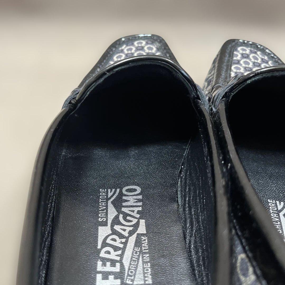 フェラガモ　ガンチーニ　ローファー