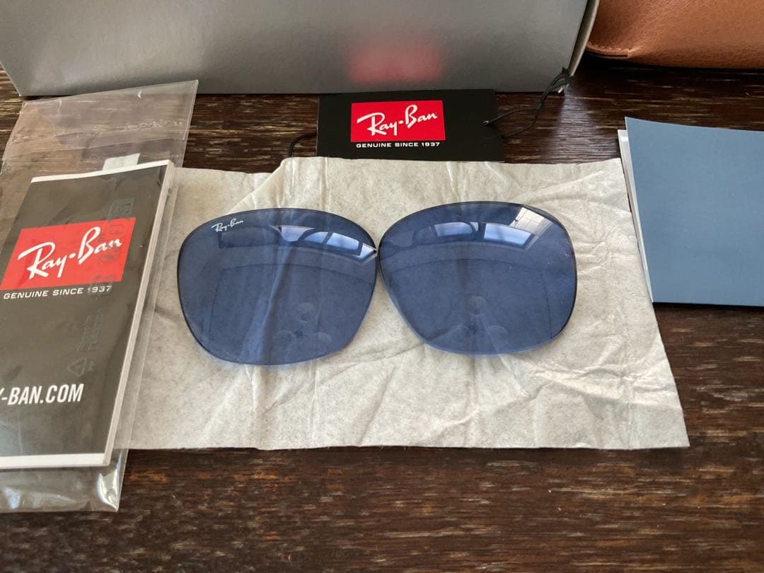 Ray-Ban RB 4258F サングラス （交換用純正ブルーレンズ付き）