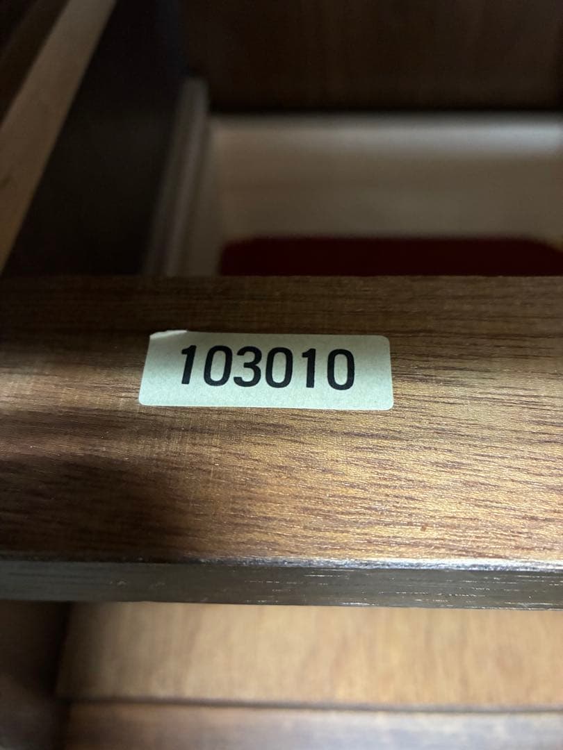 【値下げ】カリモク　引き戸　大型木製食器棚　カップボード