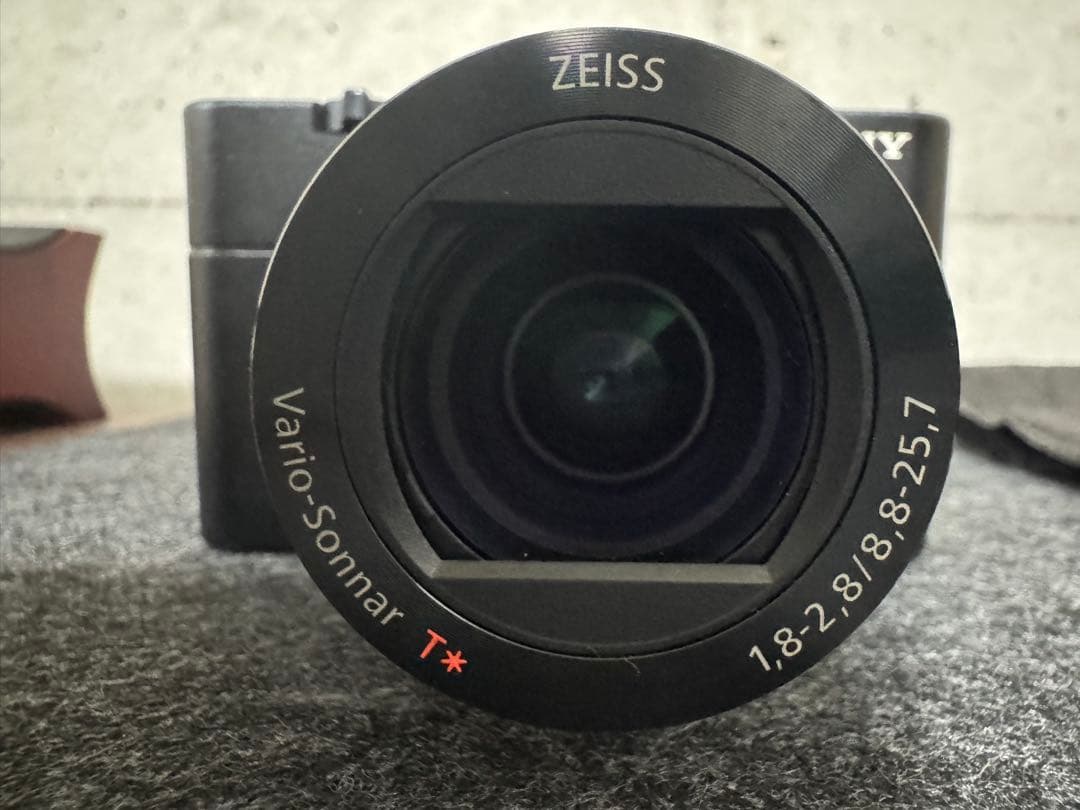 デジタルカメラ Sony DSC-RX100V (DSC-RX100M5A)