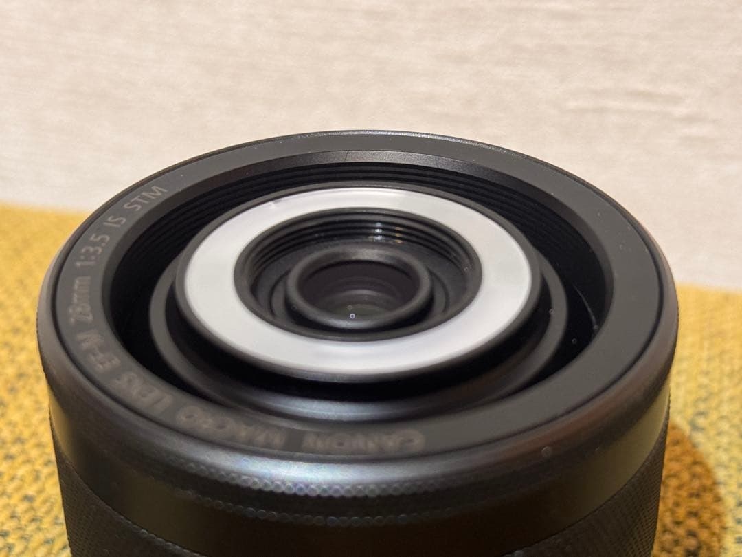 EF-M 28mm f/3.5 マクロ IS STM
