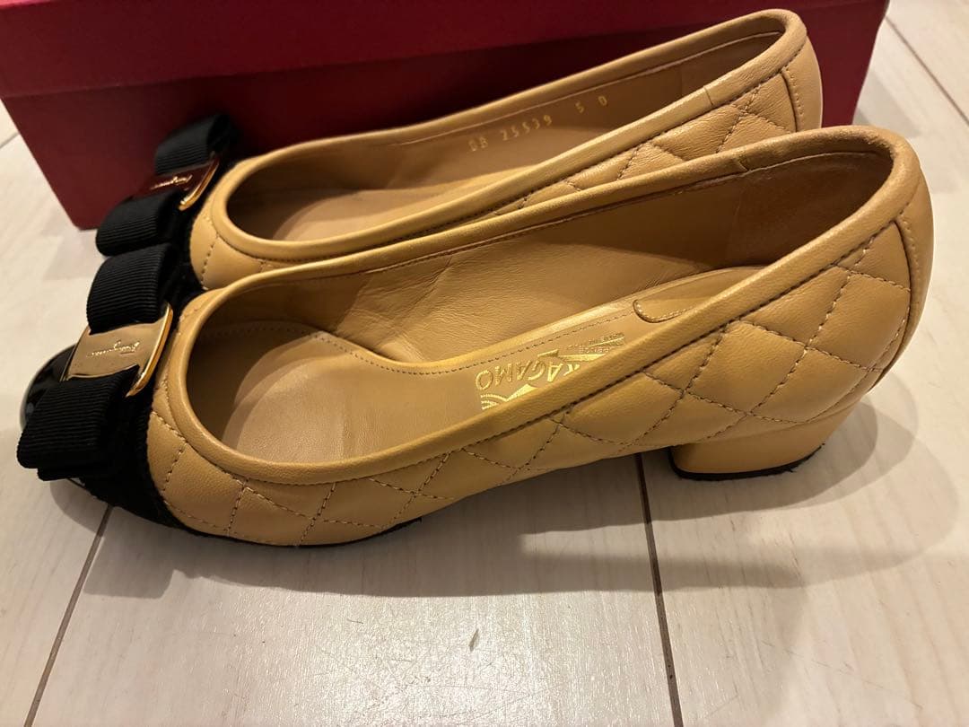 フェラガモ VARINA ヴァリナ