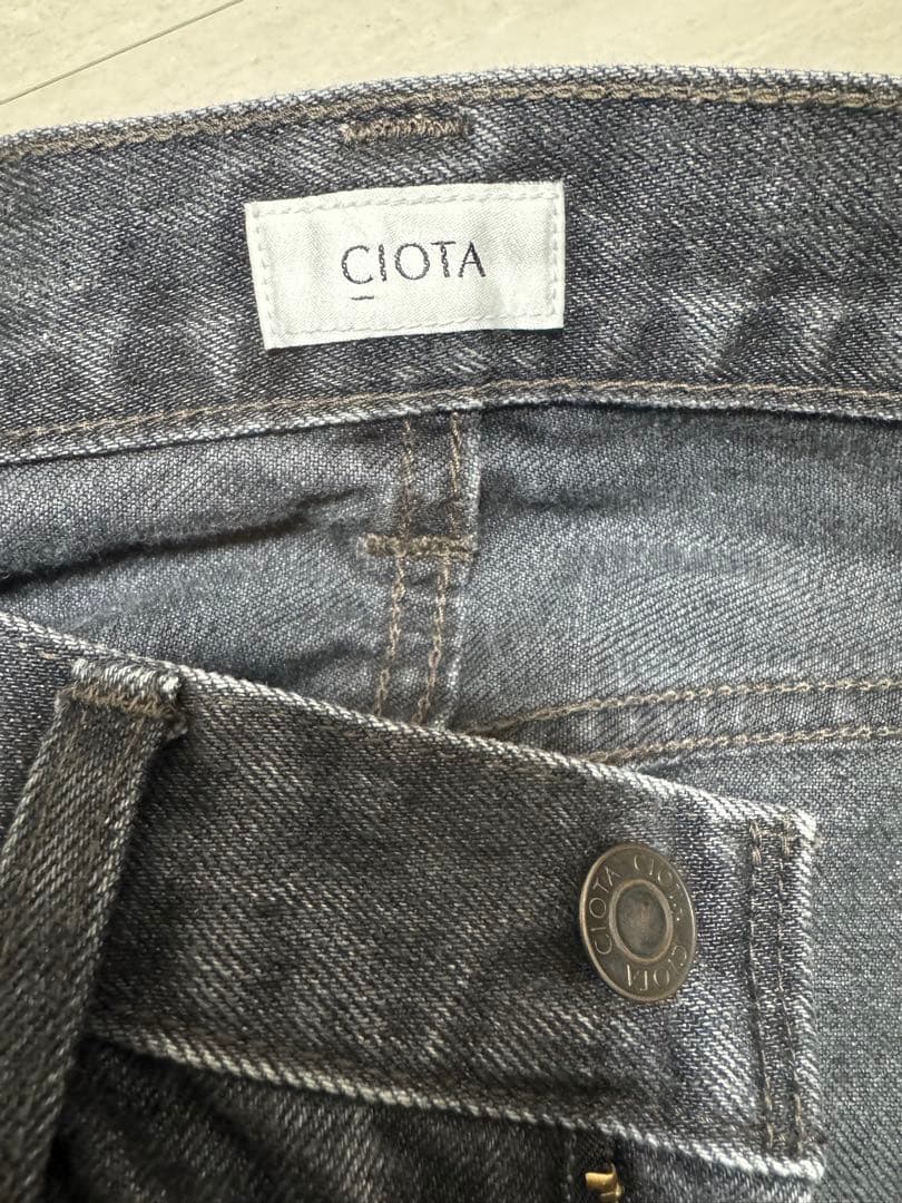 CIOTA シオタ テーパードデニム ミディアムブラック サイズ30