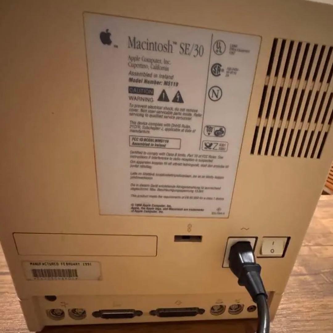 Apple Macintosh SE/30 デスクトップPC
