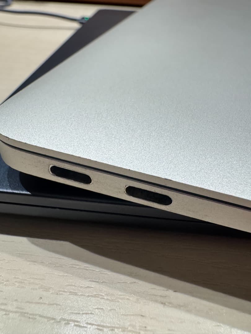 D*l様 M1 MacBook Air シルバー 8GB/256GB【動作良好・