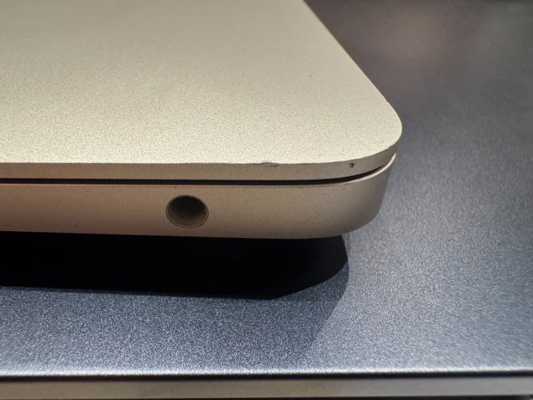 D*l様 M1 MacBook Air シルバー 8GB/256GB【動作良好・