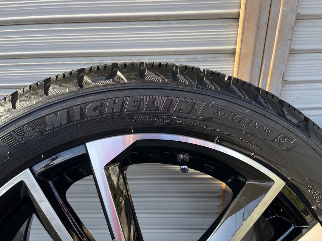 ホイール付きスタッドレスタイヤ