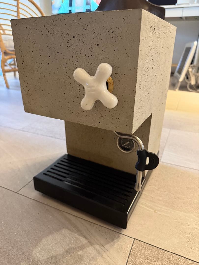 おしゃれでレアなエスプレッソマシン【AnZa Concrete】インテリアにも◎