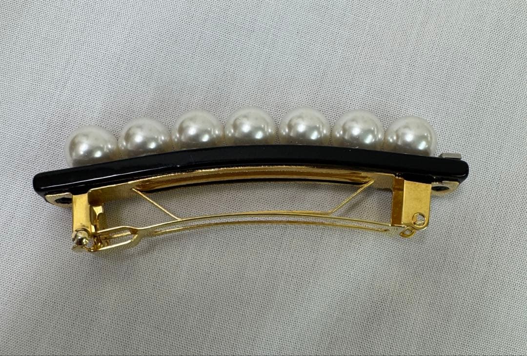 アレクサンドル　パール付き黒　バレッタ